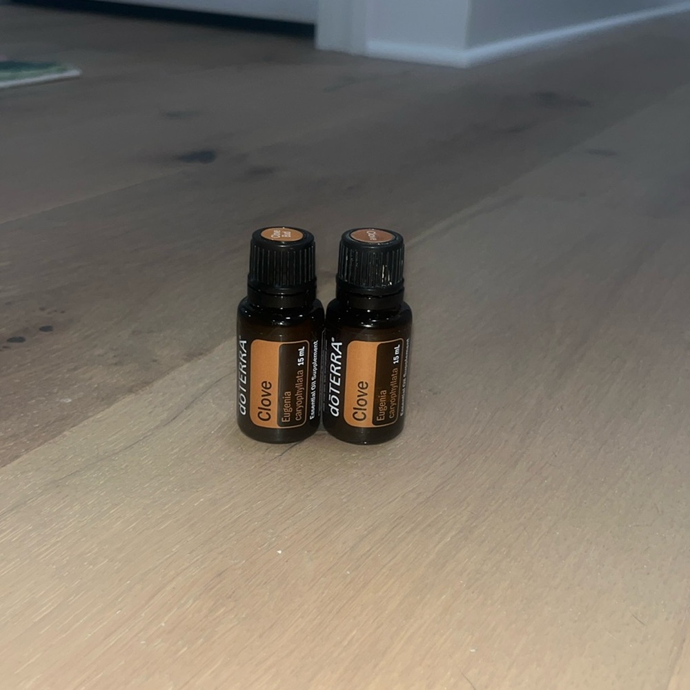 2 Clove Essential oils 15 ml